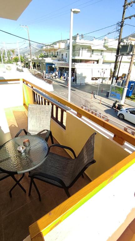 Fotografia z galérie ubytovania Dedalos n2 Mountain View apartment-30 metres from the beach v destinácii Stalida