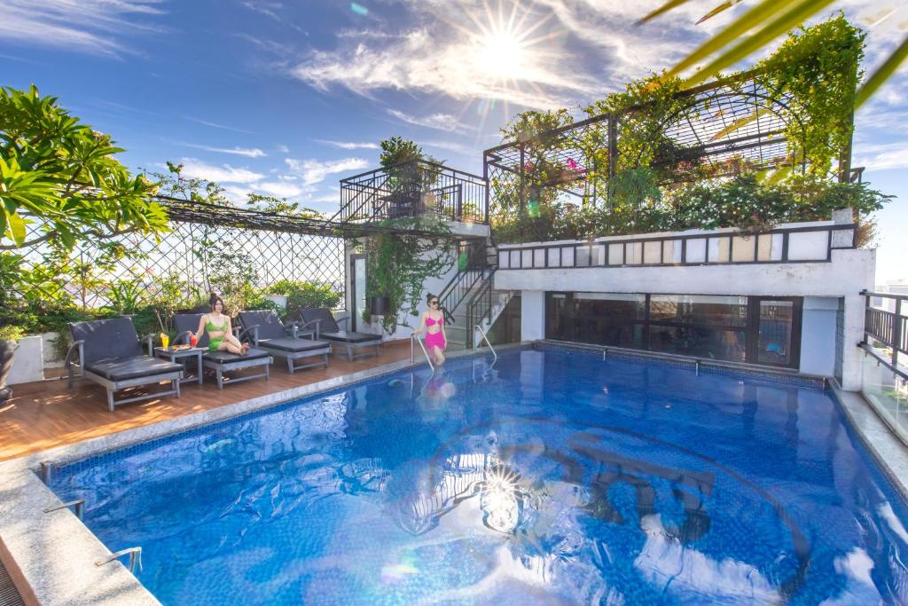 Hồ bơi trong/gần Jade Scene Hotel