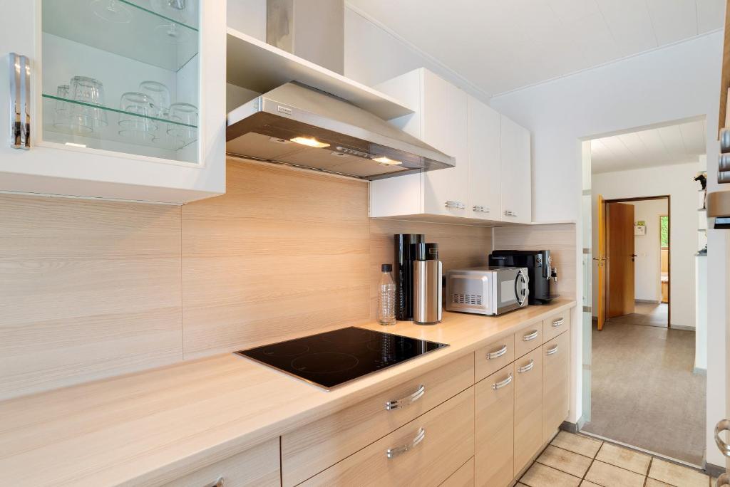 Kuchyň nebo kuchyňský kout v ubytování Haus Erika Ferienwohnung 1
