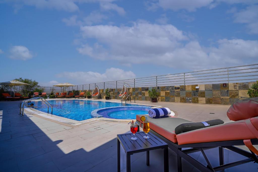 Bazén v ubytování Icon Delux Hotel Apartments Al Barsha - Formerly Abidos nebo v jeho okolí