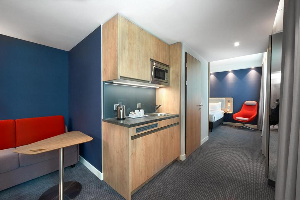 
Queen Suite with Sofa Bed
