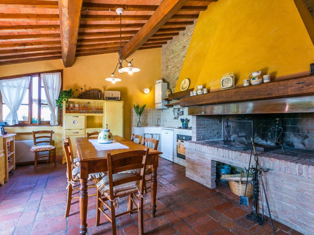 A kitchen or kitchenette at Holiday Home Casa Mori by Interhome