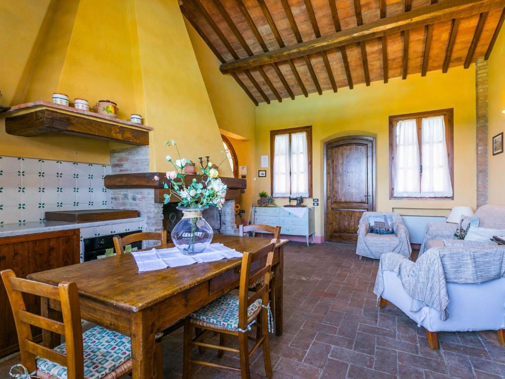 A kitchen or kitchenette at Holiday Home Casa Mori by Interhome