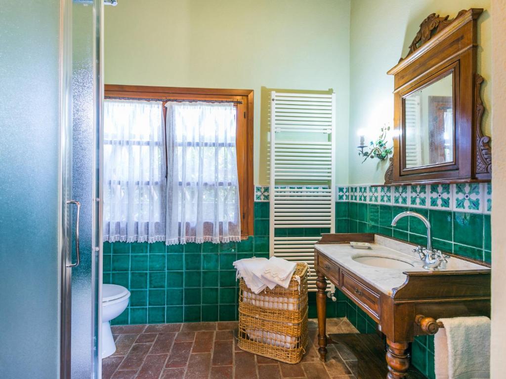 A bathroom at Holiday Home Casa Mori by Interhome