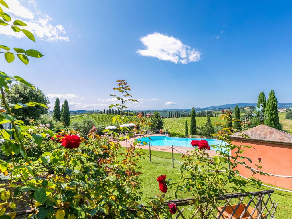 The swimming pool at or close to Holiday Home Casa Mori by Interhome