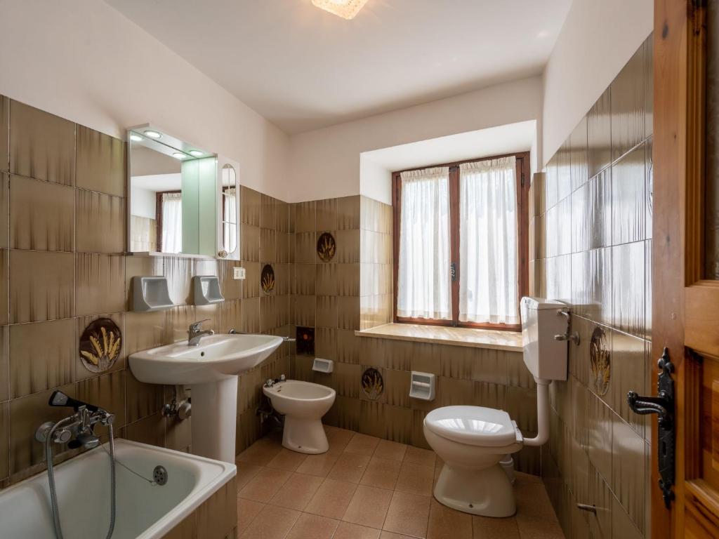Łazienka w obiekcie Apartment Vetan by Interhome