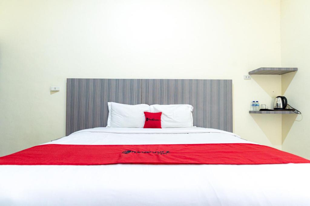 RedDoorz At Pariban Homestay Parbaba - Standard Double Room