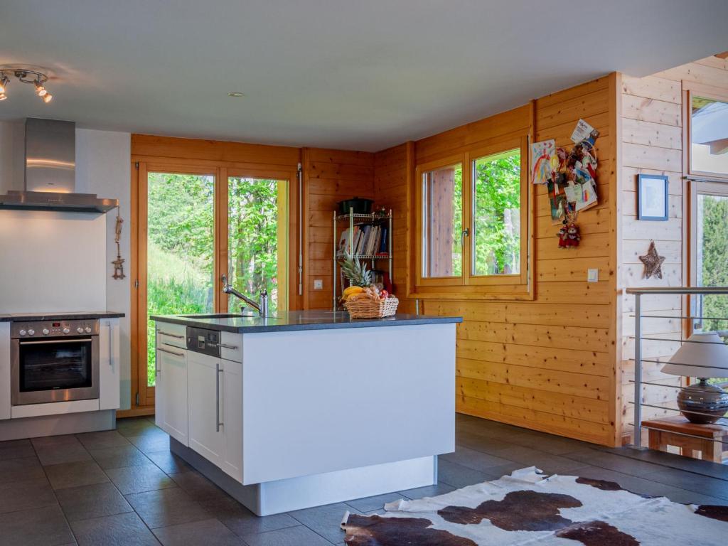Kuchyň nebo kuchyňský kout v ubytování Chalet Chalet Arvine by Interhome