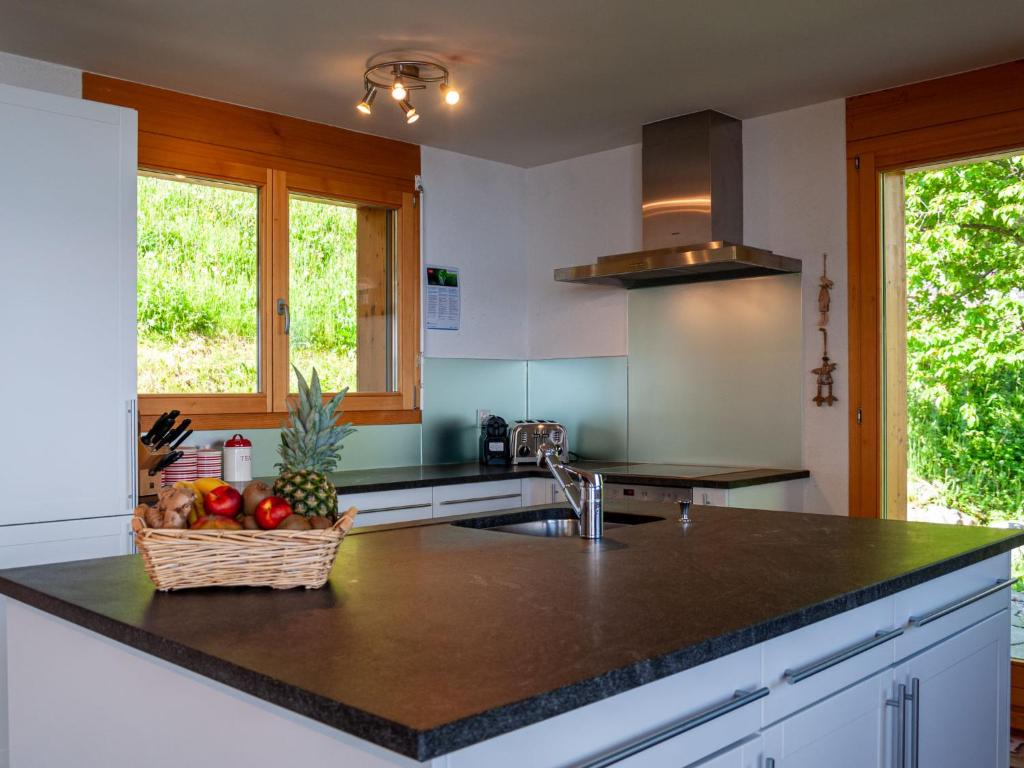 Kuchyň nebo kuchyňský kout v ubytování Chalet Chalet Arvine by Interhome