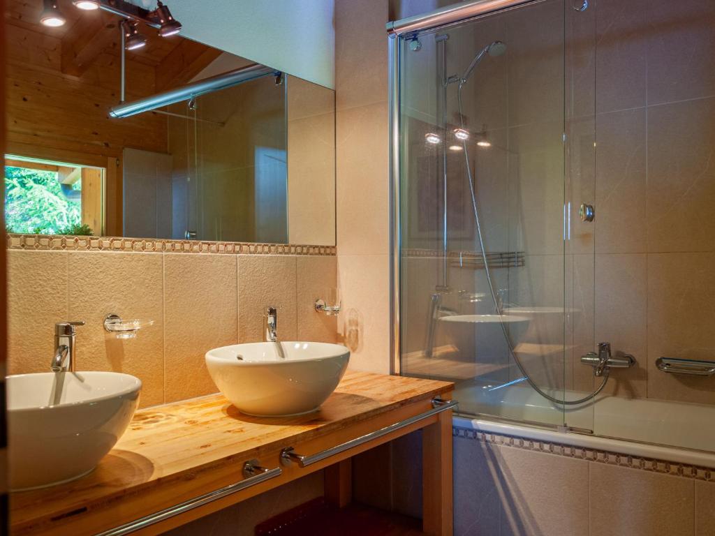 Koupelna v ubytování Chalet Chalet Arvine by Interhome