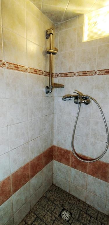Koupelna v ubytování Chata Lucie pod Řípem