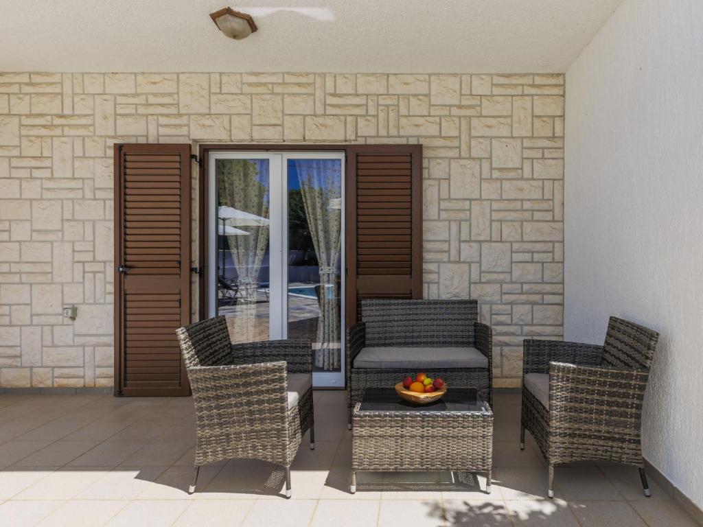 Posezení v ubytování Holiday Home Reaa by Interhome
