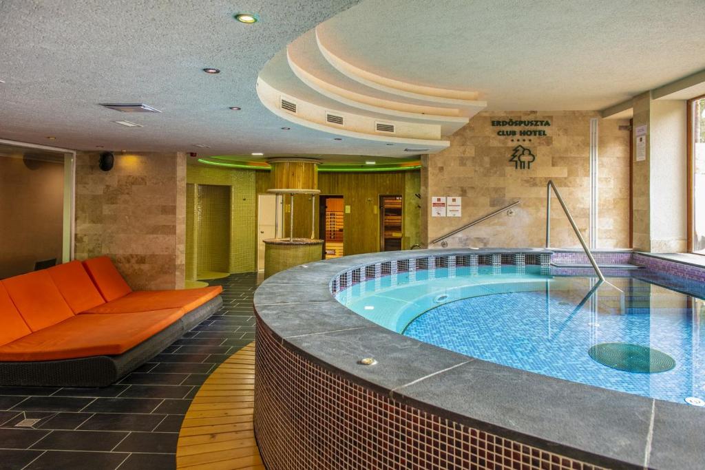 Erdospuszta Club Hotel Fenyves - Resim 9