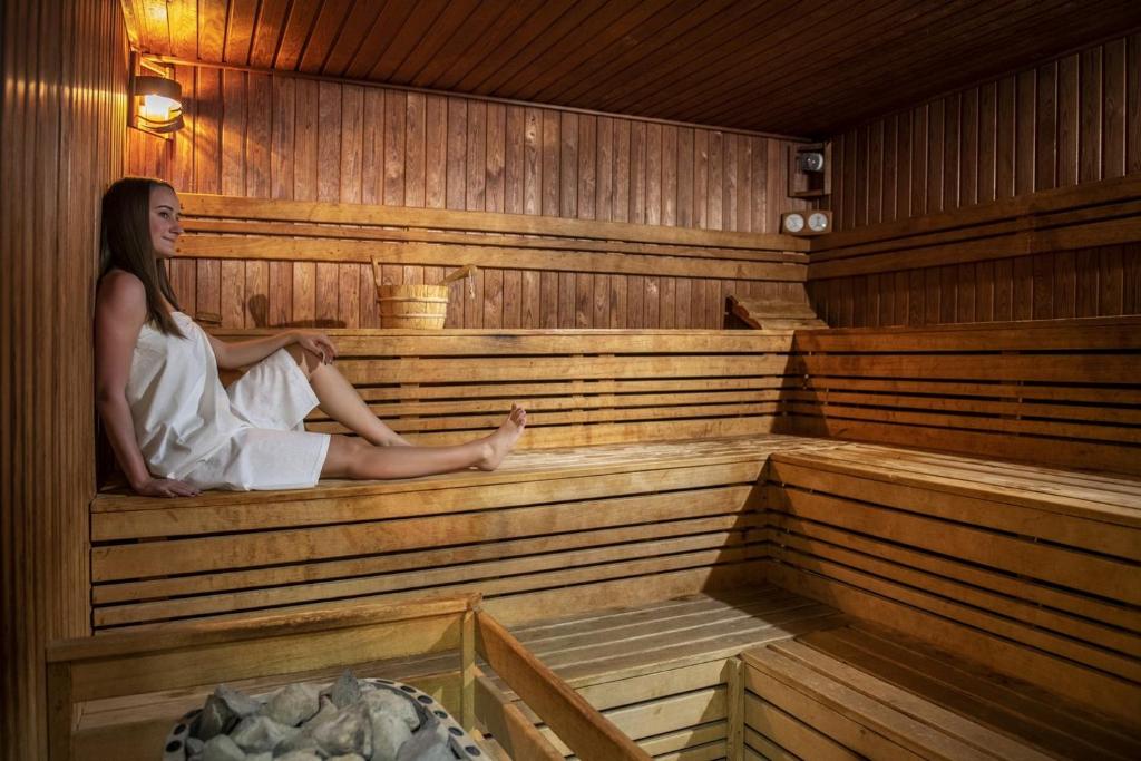 Erdospuszta Club Hotel Fenyves - Resim 13