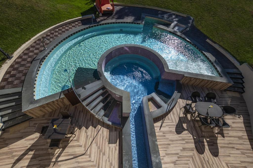 Erdospuszta Club Hotel Fenyves - Resim 16