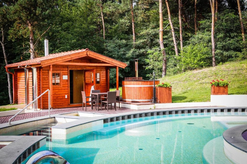 Erdospuszta Club Hotel Fenyves - Resim 17