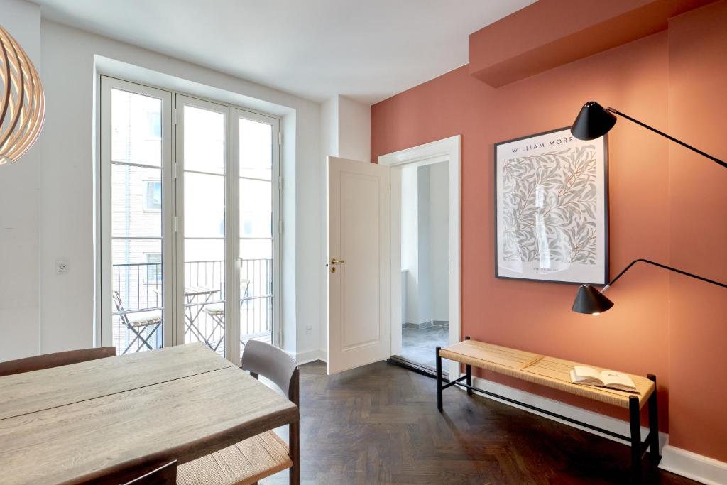 Posezení v ubytování Stylish 4 Bedroom Apartment in CPH City