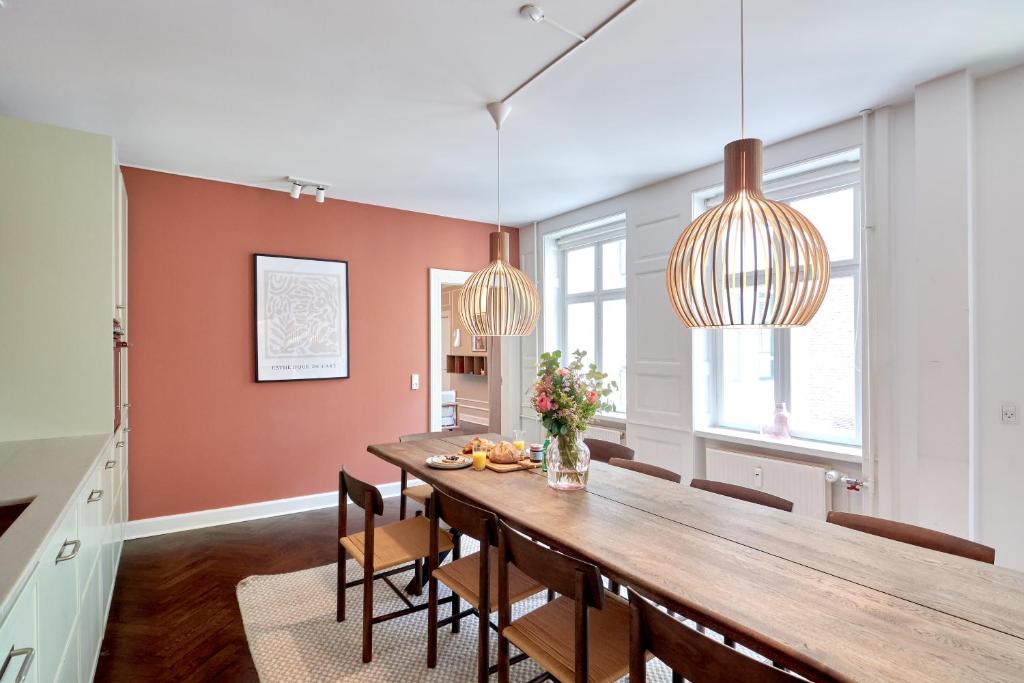 Posezení v ubytování Stylish 4 Bedroom Apartment in CPH City