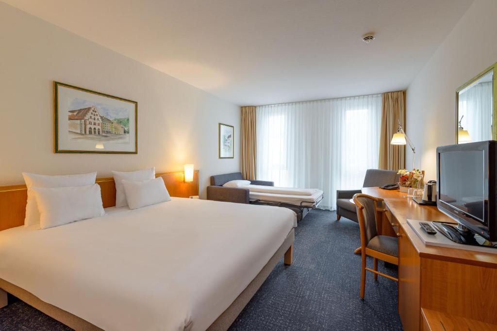 Novotel Freiburg am Konzerthaus - Camera Doppia Con Divano Letto E Terrazzo