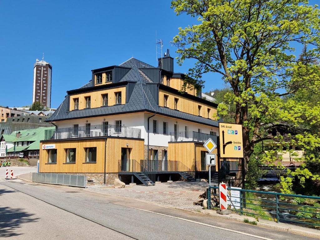 Budova, kde se apartmán nachází