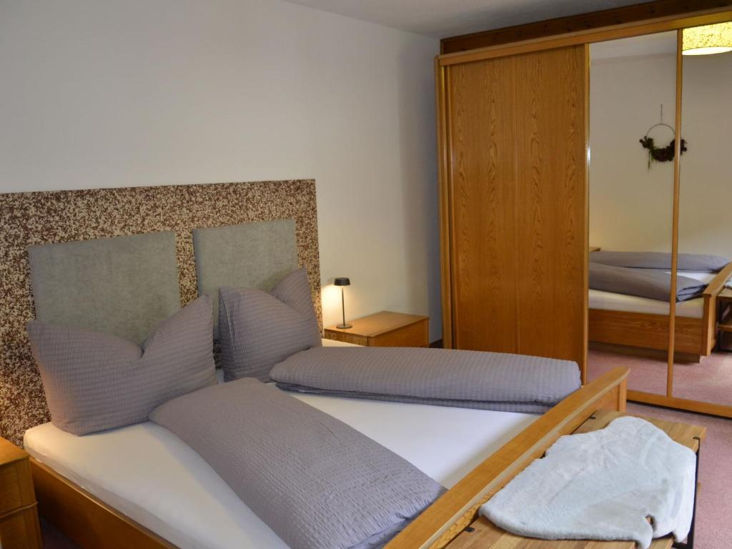Postel nebo postele na pokoji v ubytování Apartment Apart Hof Achenrainer by Interhome