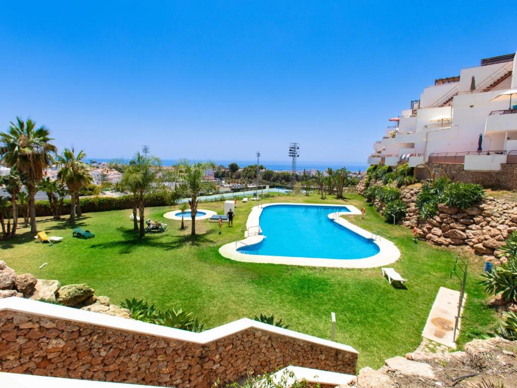 une image de la piscine d'un complexe dans l'établissement Apartment Azucena by Interhome, à Nerja