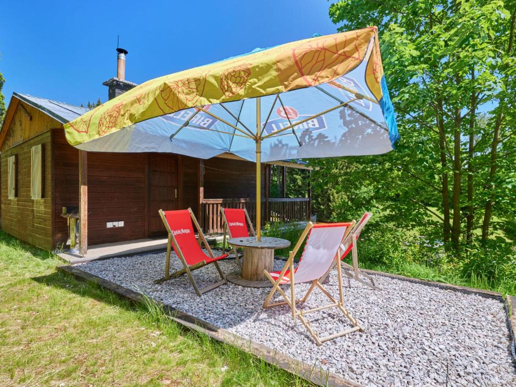 Κήπος έξω από το Holiday Home Lesní plovárna B2 by Interhome