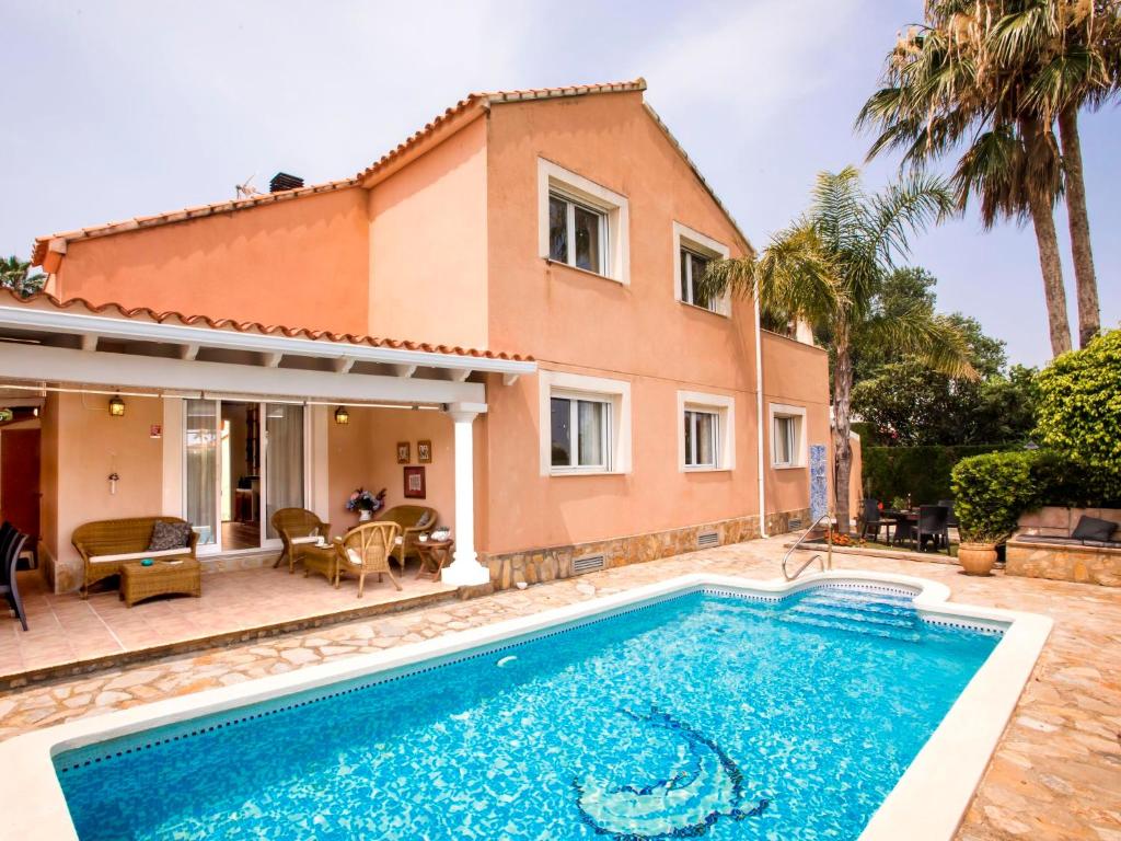 Kolam renang di atau dekat dengan Holiday Home Casa Larauri Oliva Nova by Interhome