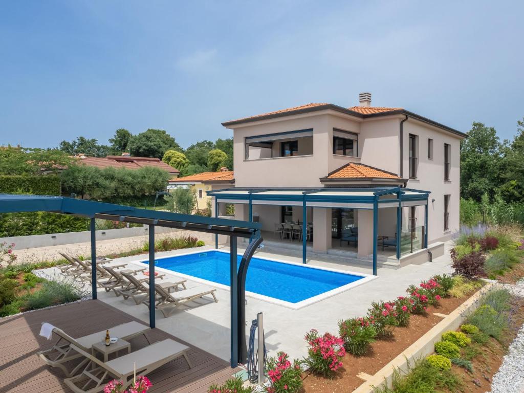 Holiday Home Villa Karina by Interhome