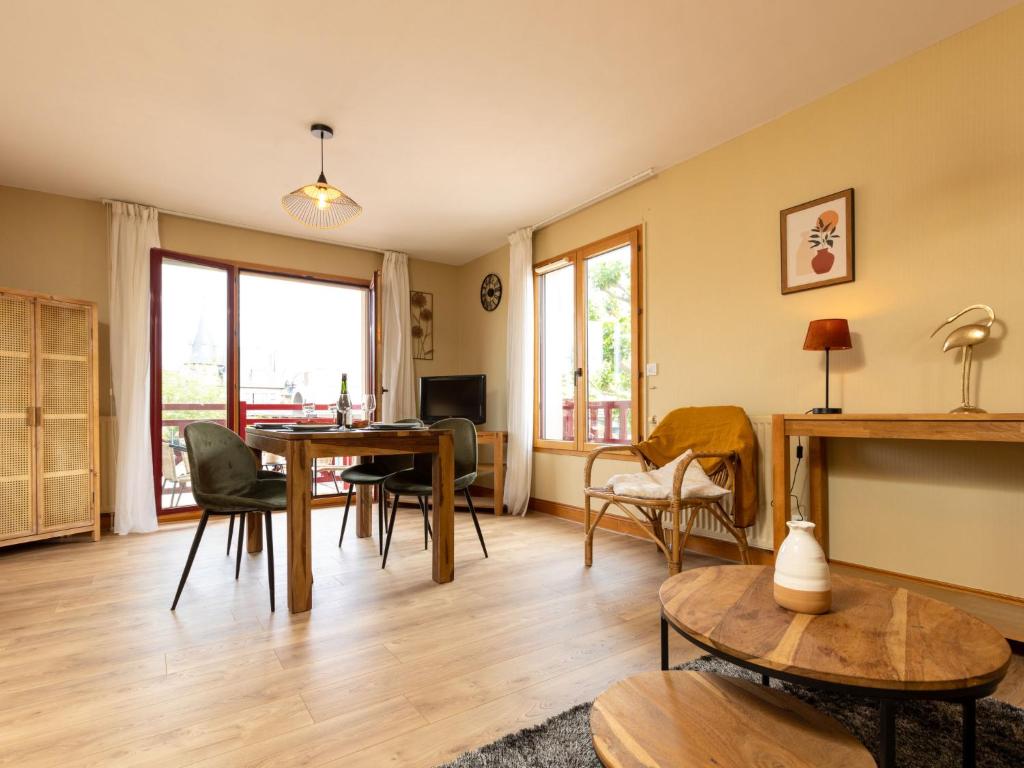 TV a/nebo společenská místnost v ubytování Apartment Christie by Interhome