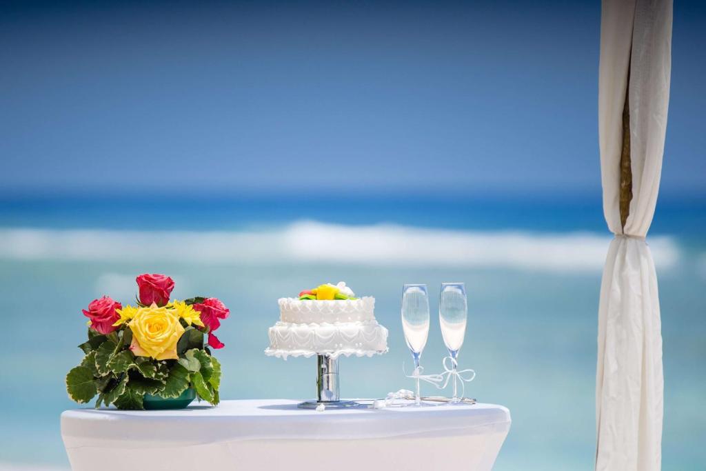 Nápoje v ubytování Hilton Seychelles Labriz Resort & Spa