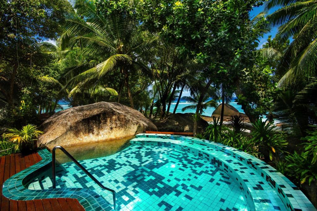 Bazén v ubytování Hilton Seychelles Labriz Resort & Spa nebo v jeho okolí
