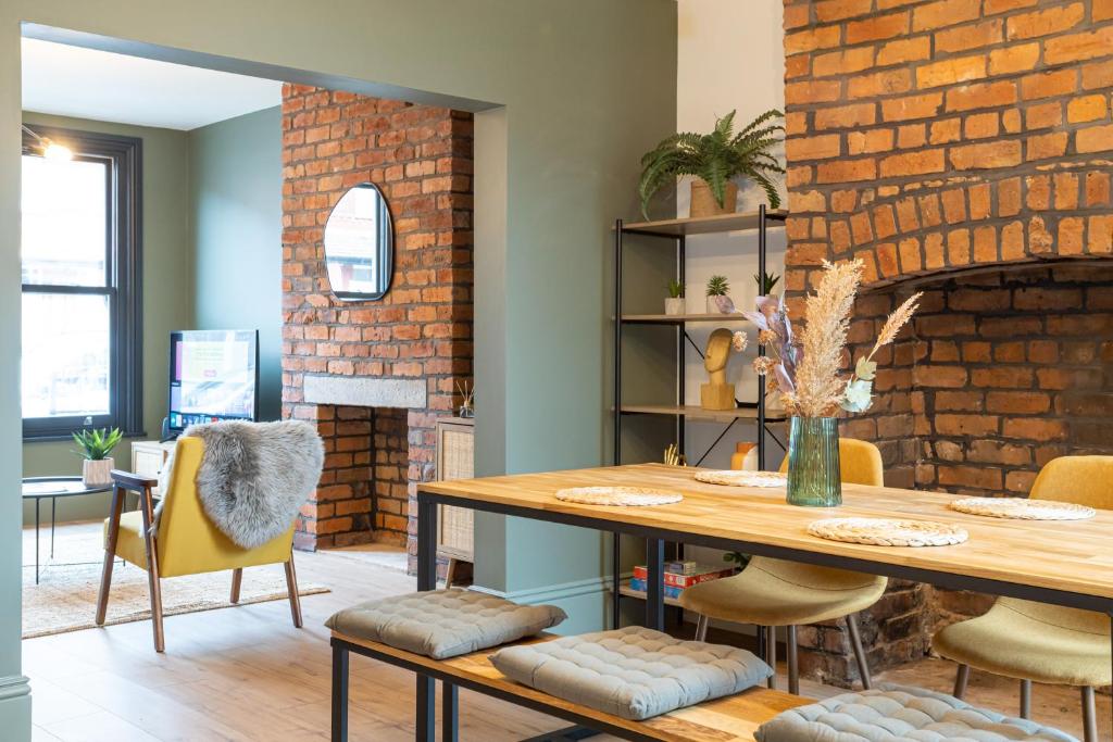Stunning Scandi Abode in Manchester Parking, Manchester Updated 2023