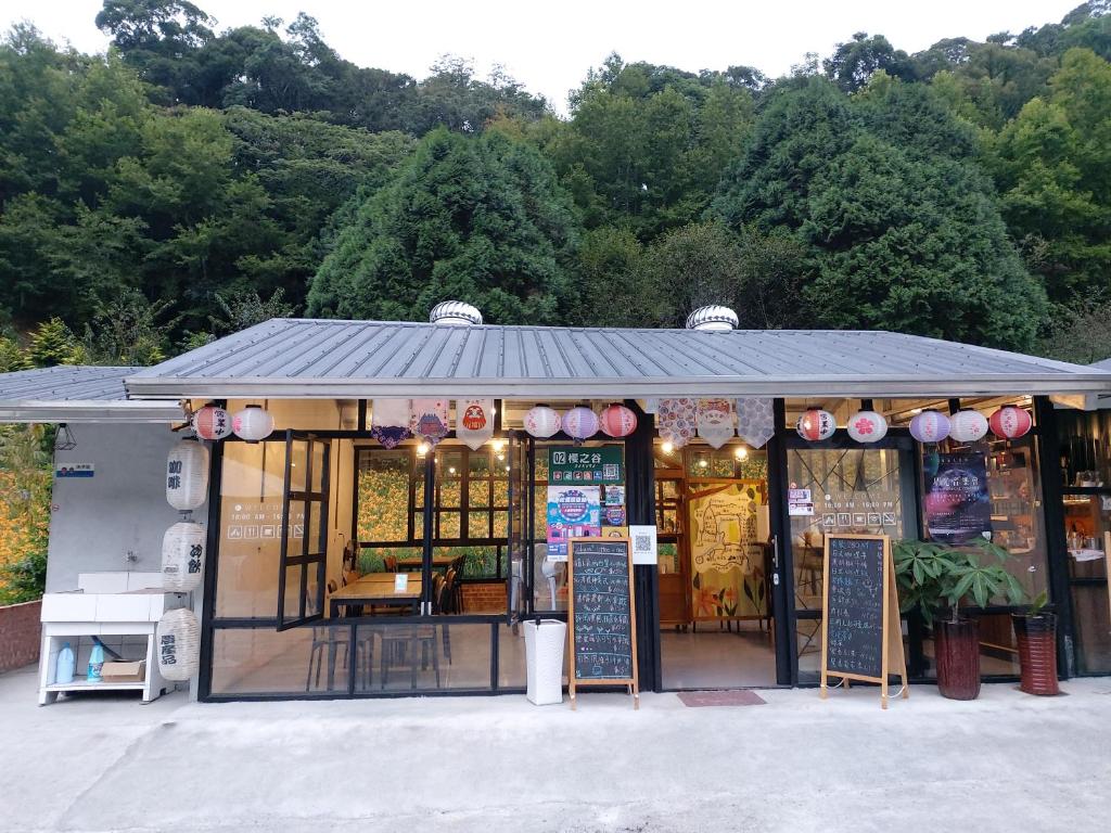 赤科山櫻之谷咖啡民宿評價、特色體驗、房價資訊、訂房連結 – 金針花海與溫馨咖啡氛圍 - 照片 2