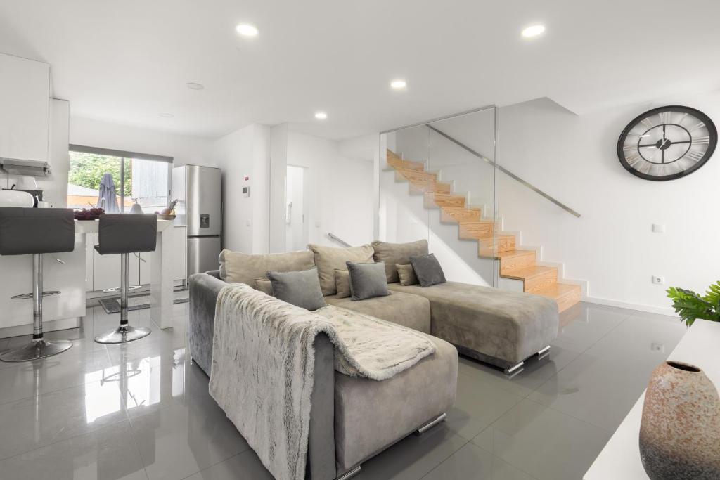 Χώρος καθιστικού στο Host Wise - Spacious Noble Apartaments Ace Location