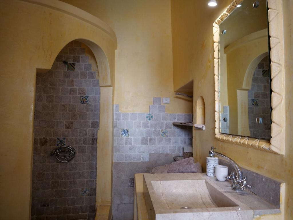 Koupelna v ubytování Dar Ennour Djerbahood Erriadh