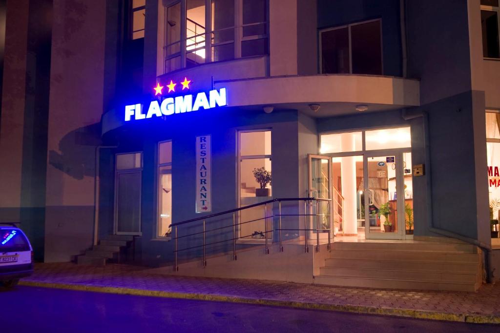 Exteriér nebo vchod ubytování Flagman Hotel