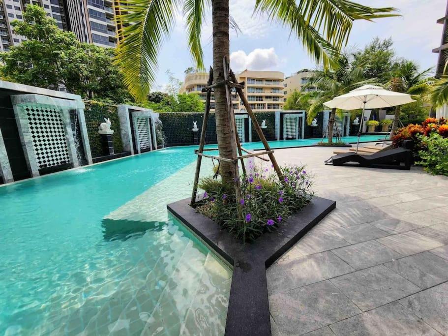 Bazén v ubytování Arcadia Center Suites- Privacy Ultimate Luxury Living nebo v jeho okolí