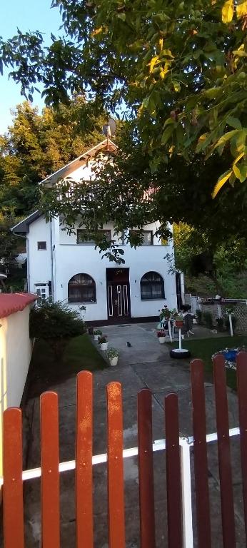 Hoone, kus kodumajutus asub