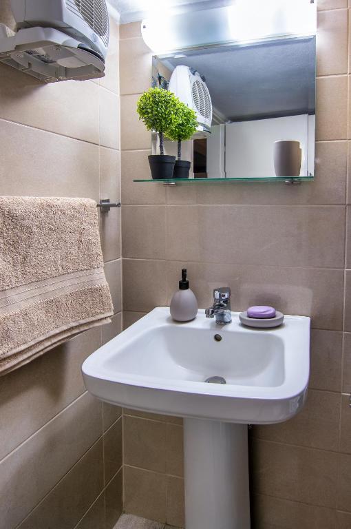 Koupelna v ubytování Anali Apartment
