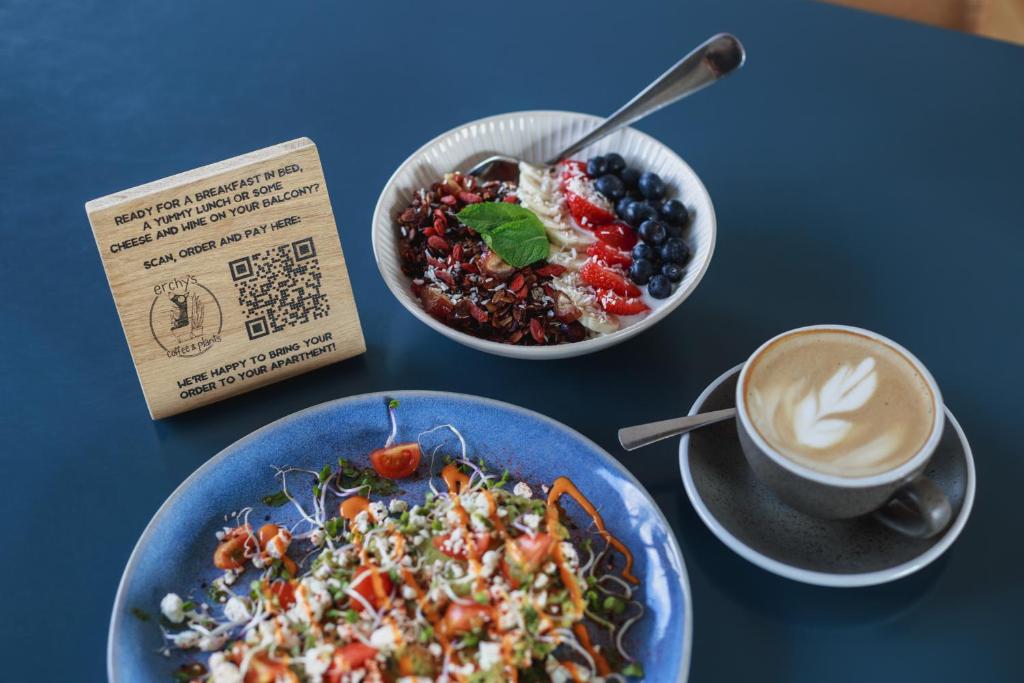 The Circus Apartments - 15