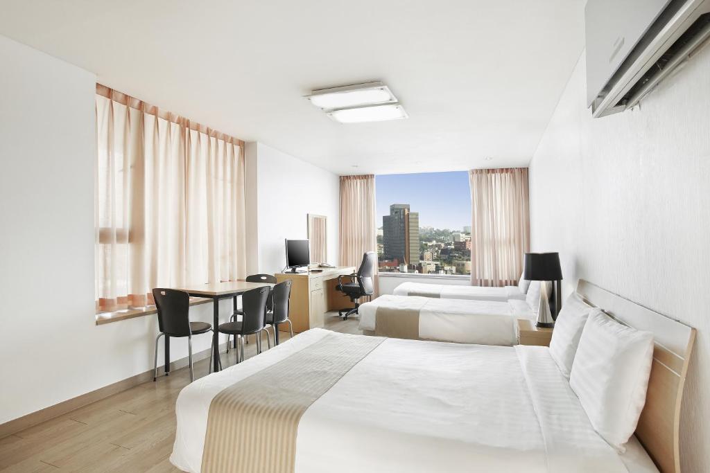 Hyundai Residence - Family Room