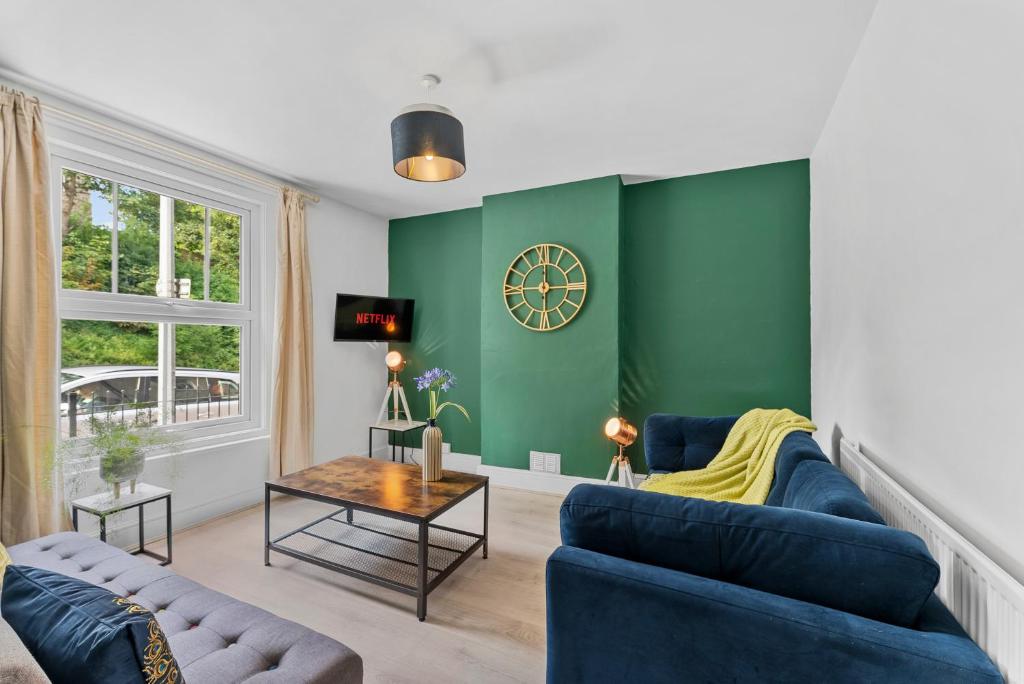 Et opholdsområde på Pristine House - Sleeps 10 - Amazing Location