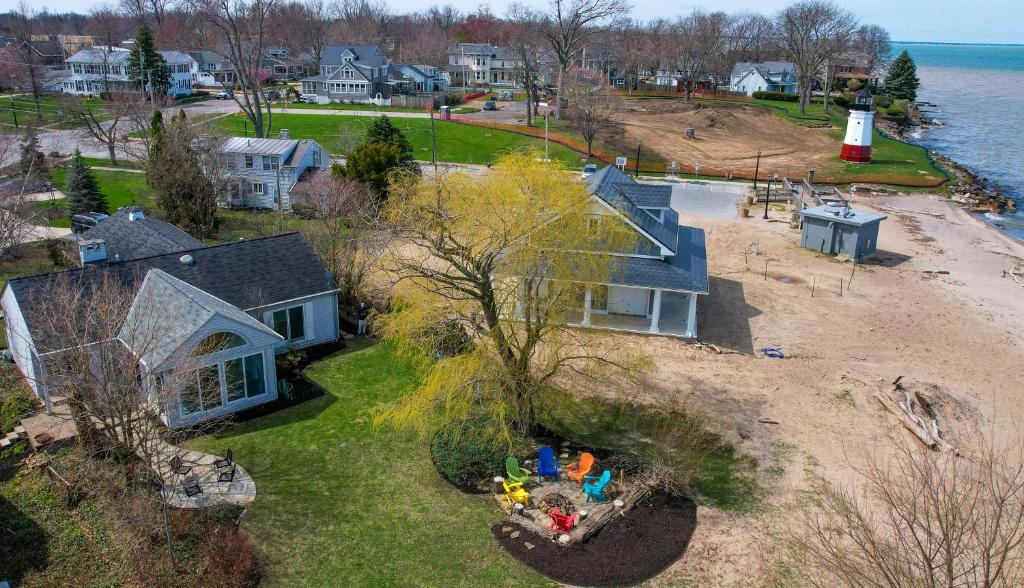 Vacation Home The Beach House at Main Street Beach, Vermilion, OH