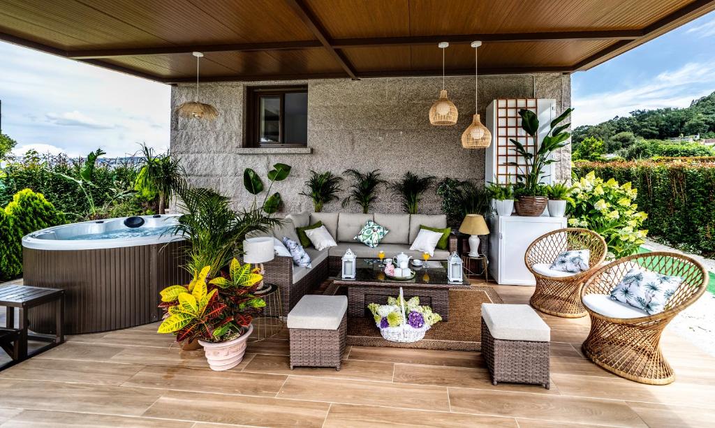 Bazén v ubytovaní Casa Victoria garden con Jacuzzi y piscina alebo v jeho blízkosti