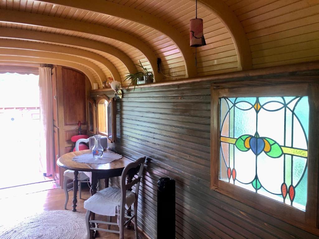 Fotografie z fotogalerie ubytování La Roulotte du Coustal, Cajarc, Lot v destinaci Cajarc
