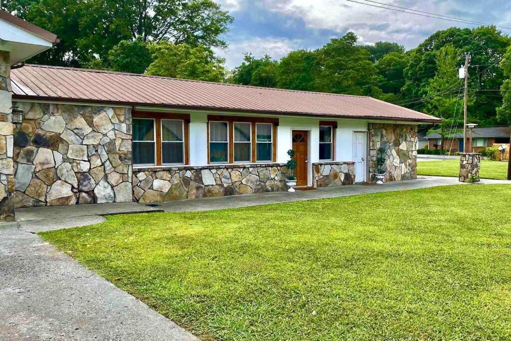 Το κτήριο όπου στεγάζεται  το σαλέ