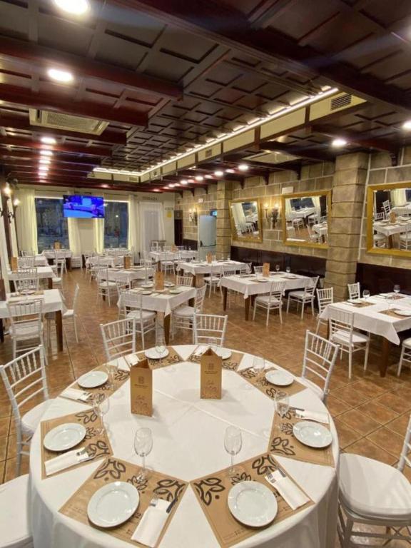 Restaurace v ubytování Hotel Las Acacias