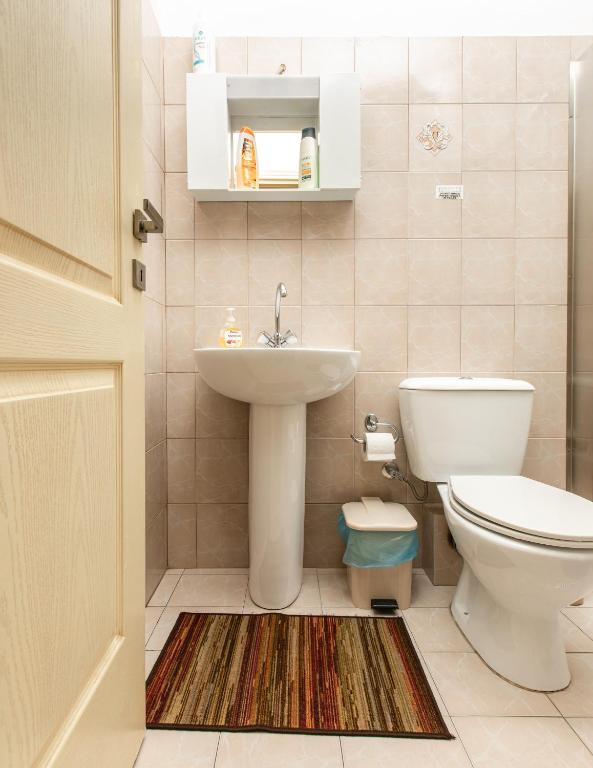 Central Cozy Apartment - 4