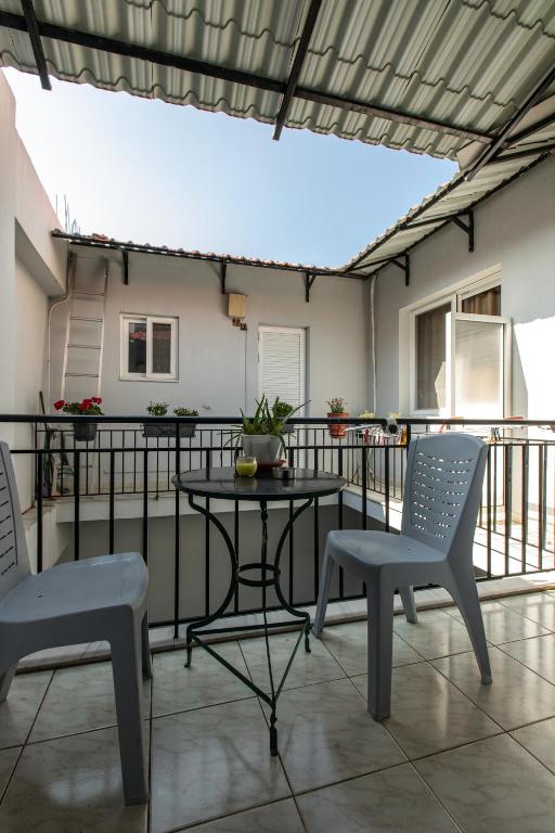 Central Cozy Apartment - 5